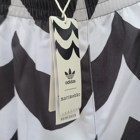 adidas originals X Marimekko Primegreen Sustainable Athletic Shorts Plus Size 2X - Picture 13 of 16